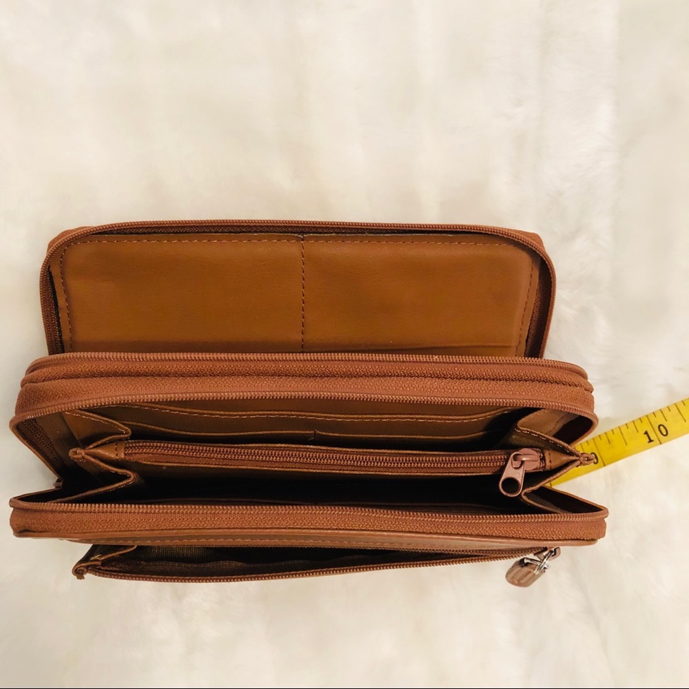 Large Tan Wallet - Picture 3 of 4